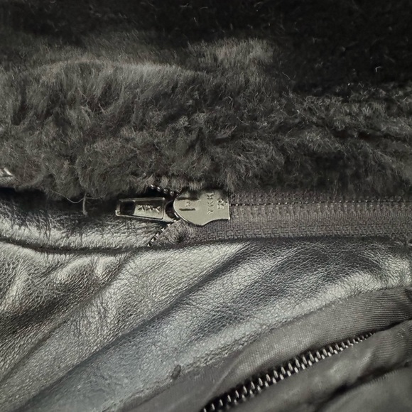 Wilson Black Leather Jacket with Removable Faux Fur Collar Y2K 90’s - Picture 6 of 10